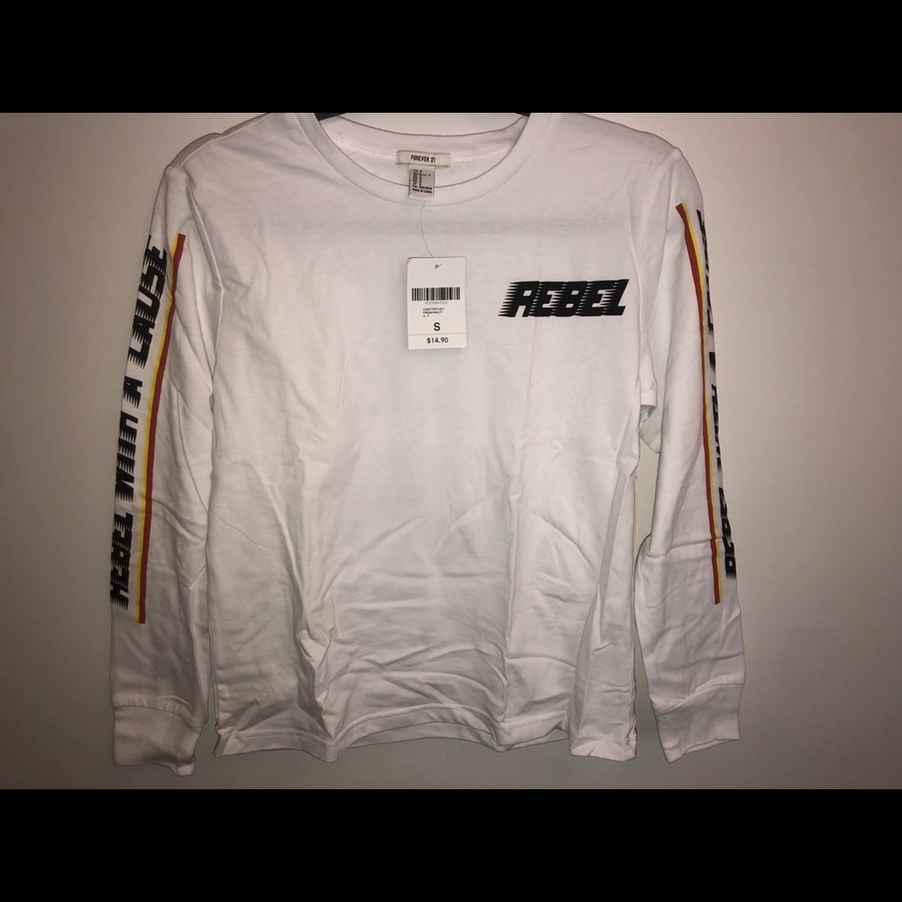 White forever 21 shirt with decoration
